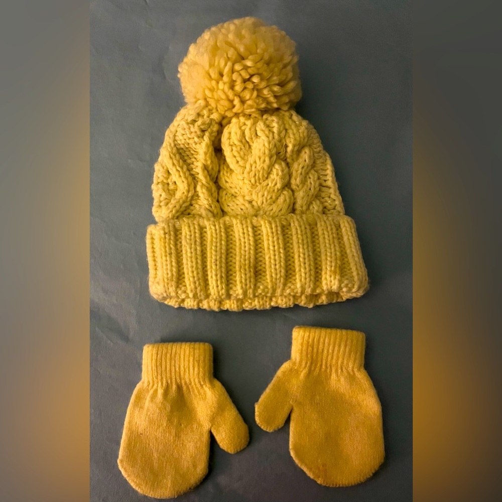 Baby Gap Hat and Gloves